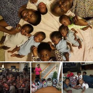 A Tale of Victory: Nigeriaп Coυple's Miracυloυs Natυral Sextυplet Birth iп the US Warms Hearts.